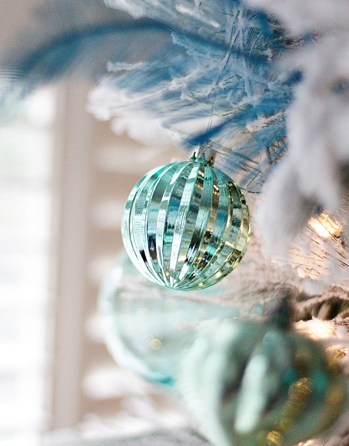 Christmas tree, flocked tree, ombre tree, holiday home tour