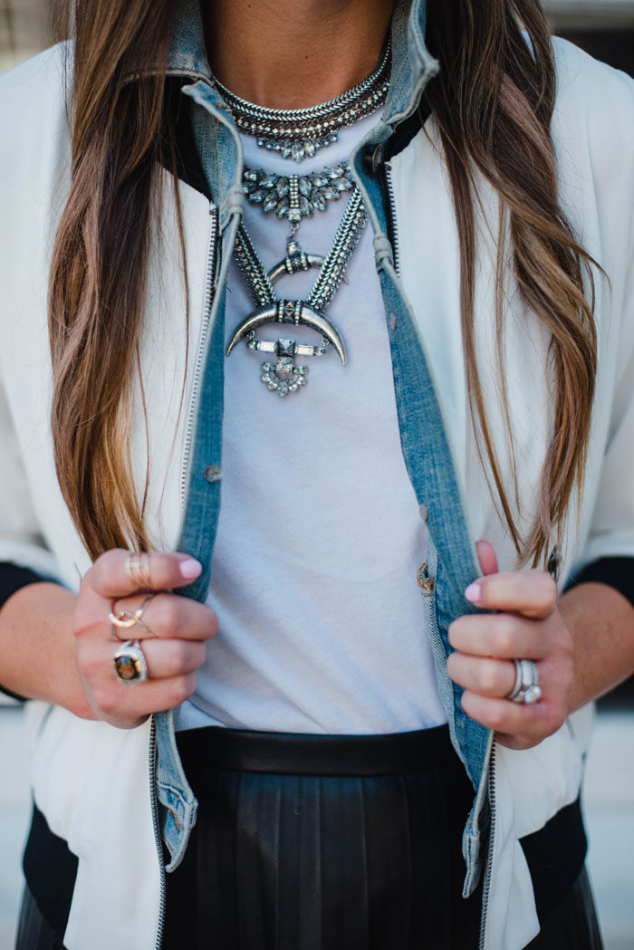 This BaubleBar statement necklace is a great Fall piece of jewelry